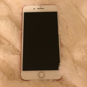 ROSE GOLD IPHONE 7 PLUS IN 9/10 CONDITION🤳🏻💓